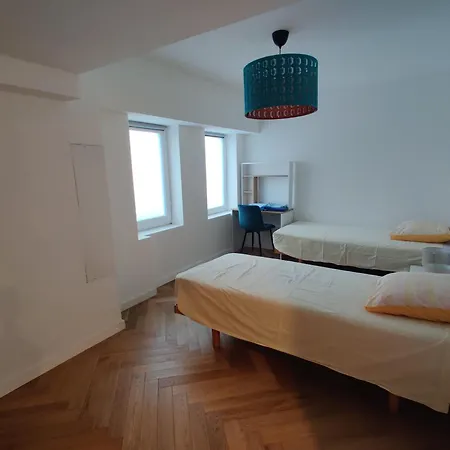 Lux - 2 Bedrooms With Garden Apartment *