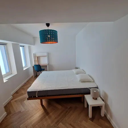 Lägenhet Lux - 2 Bedrooms With Garden Luxemburg